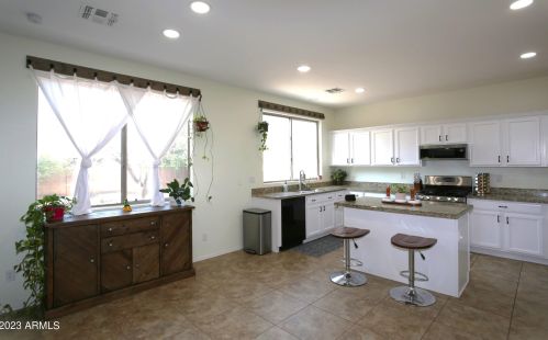 2181 Westchester Dr, Chandler AZ 85249-4687 exterior