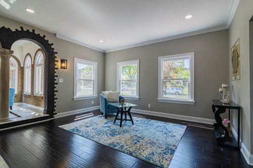 2726 Beverly Rd, Milwaukee WI  53211-2438 exterior