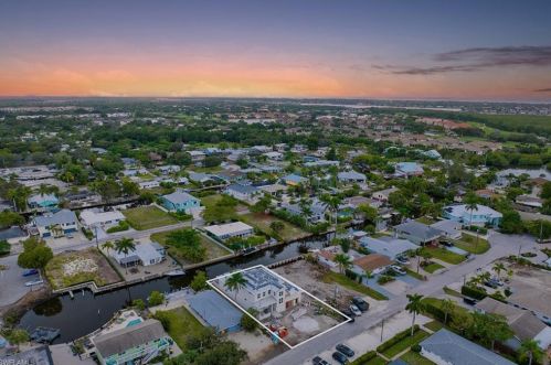 2800 Shoreview Dr, Naples, FL 34112-5899