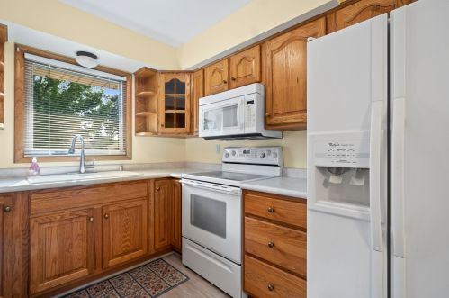 4739 23rd St, Milwaukee, WI 53221-2911