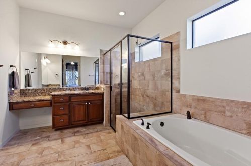 5120 Allamanda Dr, Austin TX 78739-2120 exterior