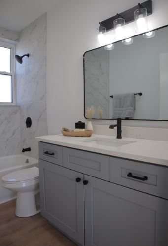 2621 Troy St, Chicago IL 60655-2320 exterior