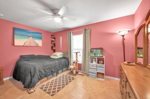 211 Kestor Dr, Fort Pierce FL 34953-5426 exterior