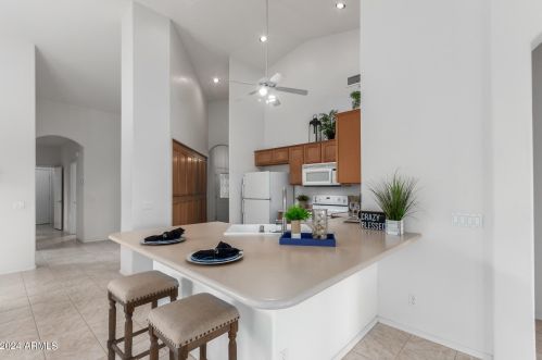 9717 Holiday Way, Chandler AZ 85248-6019 exterior