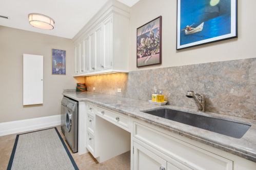 1358 Dearborn St, Chicago IL 60827-2510 exterior