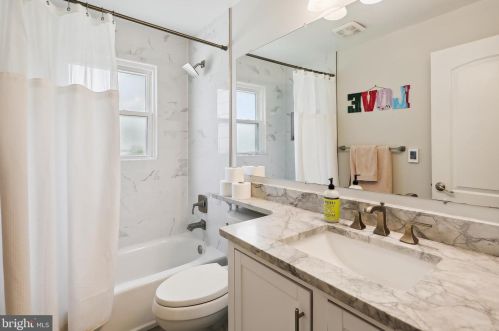 3463 Little Hunting Crk Dr, Alexandria VA 22309-1929 exterior