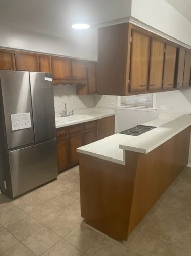 7944 Pulaski Rd, Chicago, IL 60652-2339