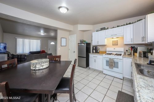 509 Holladay Dr, Tucson AZ  85706-3265 exterior