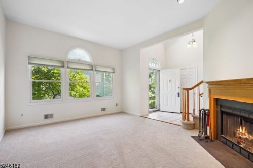 616 Belmont Dr, Hackettstown, NJ 07840-1603