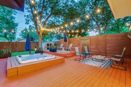 340 Edgefield Ave, Dallas TX 75208-5319 exterior