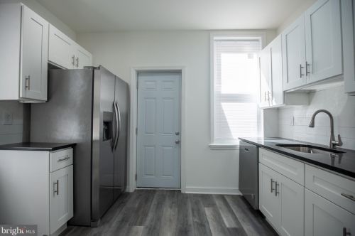 5148 Hazel Ave, Philadelphia PA 19143-1526 exterior