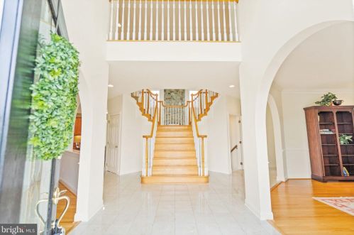 17675 Tobermory Pl, Leesburg VA 20175-7053 exterior