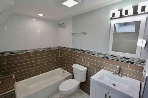 7705 Bennett Ave, Chicago IL  60649-4605 exterior