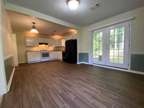 293 Triple Oaks Dr, Tucker GA 30084-2082 exterior