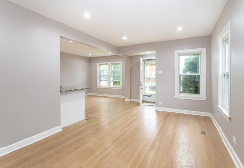 5317 Massasoit Ave, Chicago IL 60638-2854 exterior