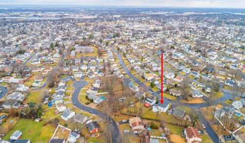 50 Morgan Dr, Edison NJ  08817-3546 exterior