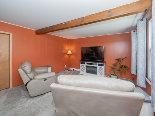 2263 Leigh Ave, Kalamazoo MI 49048-1140 exterior