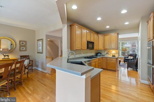 393 Cameron Sta Blvd, Alexandria VA 22304-8681 exterior