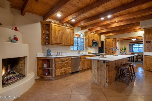 321 Golf Vw Dr, Tucson AZ 85737-9701 exterior