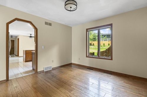 6218 Old Middleton Rd, Madison WI  53705-1040 exterior