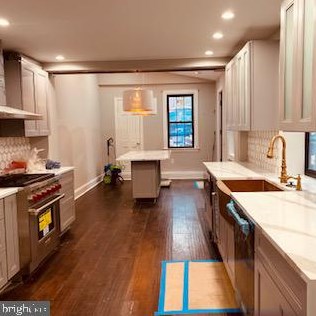 776 Front St, Philadelphia PA 19147-3523 exterior