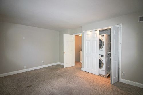 221 Colony Ct, Pittsburgh PA 15237 exterior