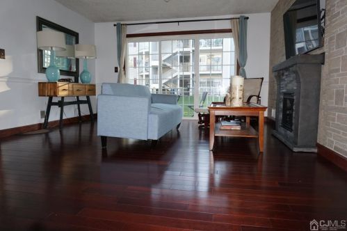 456 Northam Dr, New Brunswick NJ  08902-4242 exterior