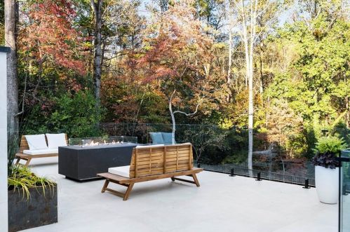 4645 Lake Forrest Dr, Atlanta GA  30342-2537 exterior