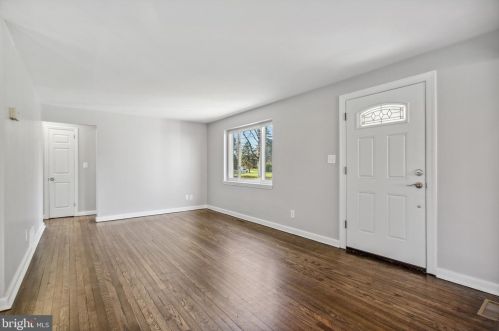 13 Dorann Ave, Princeton NJ 08540-3906 exterior