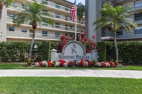 271 Southbay Dr, Naples FL 34108-2344 exterior