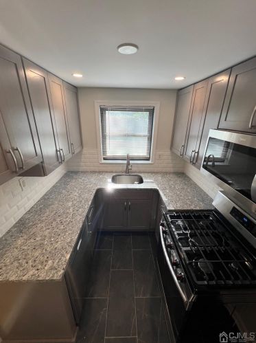 221 Rose St, Metuchen NJ  08840-2647 exterior