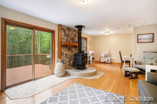 5124 Putnam Rd, Meskegon MI 49445-9500 exterior