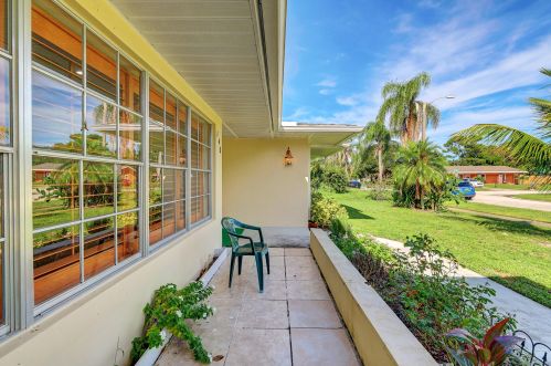 140 Selva Ct, Fort Pierce FL 34983-2020 exterior