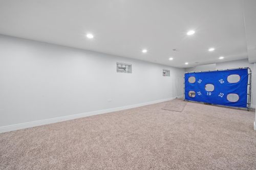 5606 Parkside Ave, Chicago IL 60646-6421 exterior