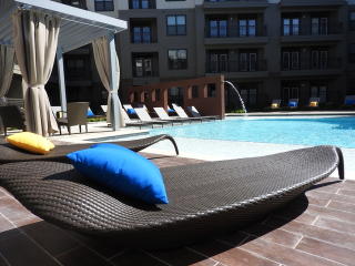 2033 Gessner Rd, Houston TX  77063-1123 exterior