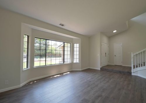 2103 Bristol Park Cir, Turlock CA  95382-2965 exterior