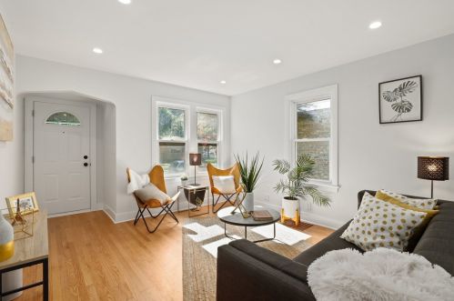 5008 Moody Ave, Chicago IL  60630-1806 exterior