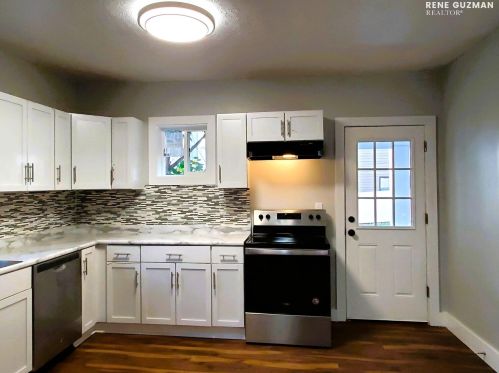 8 Indiana Ave, Grand Rapids MI 49504-6258 exterior