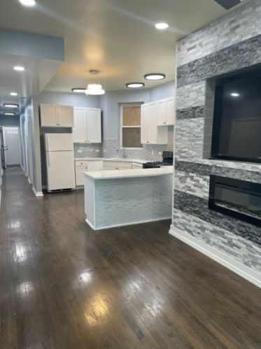 1633 Central Park Ave, Chicago, IL 60647-4701