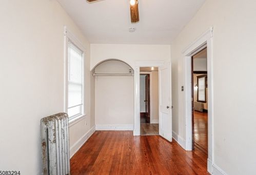 239 Hamilton St, New Brunswick NJ 08901-2205 exterior