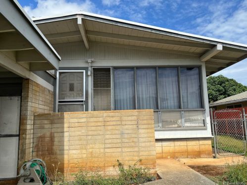 1263 Ala Mahamoe St, Honolulu, HI 96819-1759