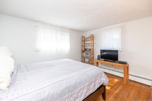 15 Bright St, Enfield CT 06082-5101 exterior