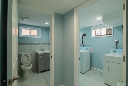 131 Bernard Ave, Edison NJ 08837-3036 exterior