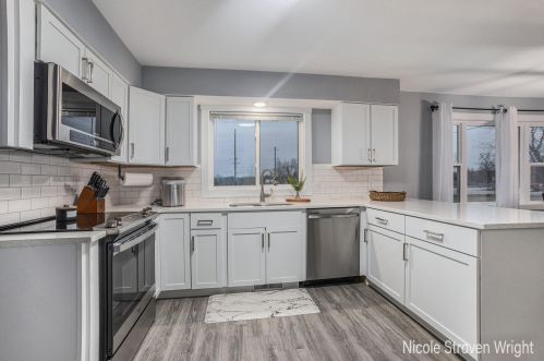 4013 8th Ave, Wyoming MI  exterior