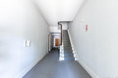 314 Elizabeth St, Derby CT 06418-1814 exterior