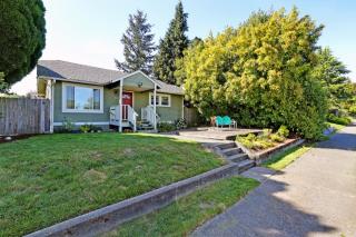8451 30th Ave, Seattle WA  98126-3710 exterior
