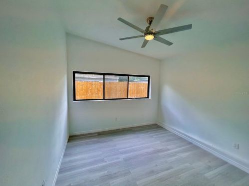 527 Broxburn Ave, Tampa FL  33617-7823 exterior