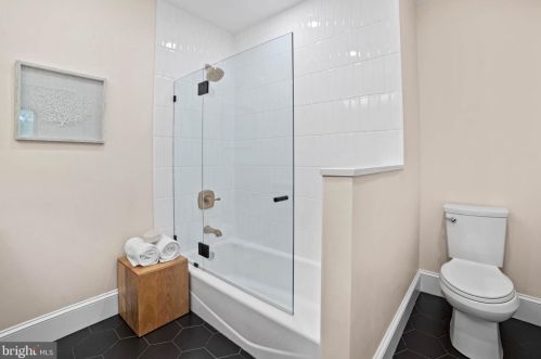 1713 Bay St, Washington DC 20003-1647 exterior