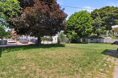 3837 75th St, Milwaukee WI 53220-1723 exterior