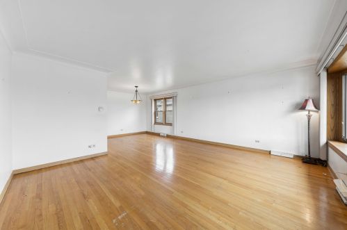 4622 Potawatomie Ave, Chicago, IL 60656-4113